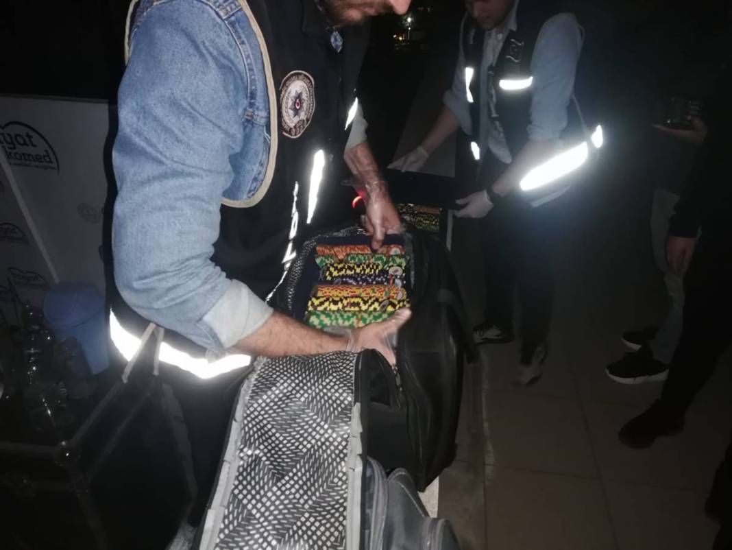 Masum bir POS cihazı değilmiş! Gece saatlerinde çok defa yüksek miktarda çekim yapılınca gerçek ortaya çıktı, meğer... 4